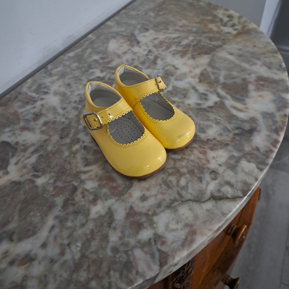 Beberlis Baby Girls Yellow Dress Shoes Size 18 (Sise 3) New Unboxed